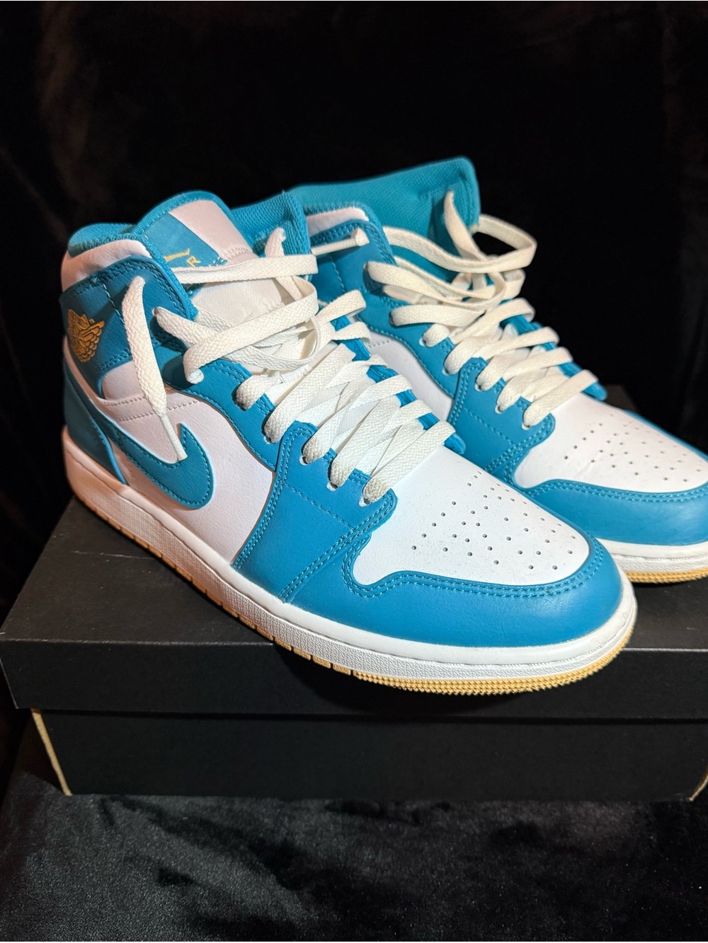 Nike Air Jordan 1 Mid White & Teal Blue